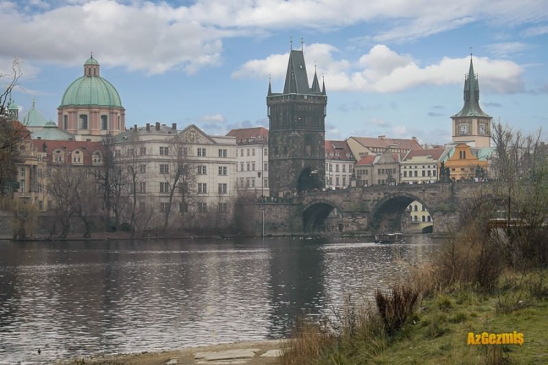 Prag, Ortaçağ’da Bir Şehir - azgemis.com